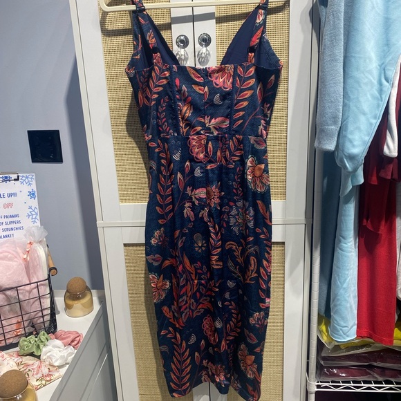 Dresses & Skirts - Floral Navy Dress